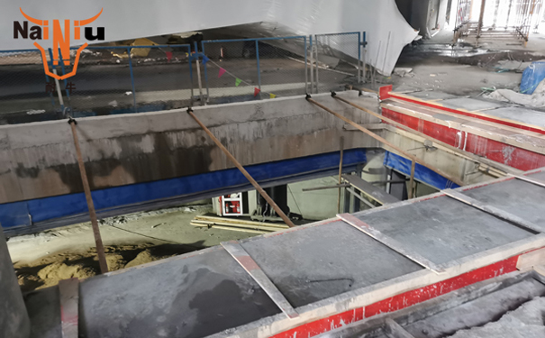 高强无收缩灌浆料施工麻面产生的原因