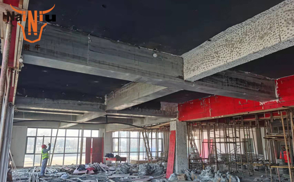 w66利来聚合物建补砂浆的使用步骤